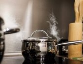 6 طرق طبيعية لتهوية المطبخ في الصيف.. بدون مروحة أو تكييف