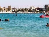 شاطئ روميل الأكثر إقبالا من المصطافين هربا من الحر وبحثا عن الهدوء والاستمتاع بالطبيعة.. يتميز بإطلالة رائعة على خليج ومدينة مرسى مطروح.. السباحة فيه آمنة للصغار والكبار.. صور