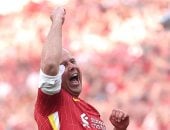 سلوت يهتف باسم كلوب بعد تتويج ليفربول بلقب الدوري الإنجليزي.. فيديو