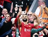 رائع بكل بساطة.. آلان شيرر يتغنى بأداء محمد صلاح أمام توتنهام