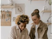 5 أبراج موهوبة في الحرف اليدوية.. إيديهم تتلف في حرير 