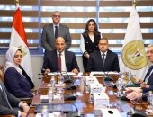 وزيرة التنمية المحلية تشهد توقيع عقد تأجير مشروع الـ30 مليون بيضة بالخانكة