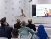 كيف يؤثر التوتر والقلق على المراهقين؟ كاتبة بريطانية تجيب