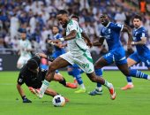 الهلال ضد الأهلى.. كبير جدة يتقدم على الزعيم 2-1 فى الشوط الأول "فيديو"