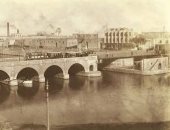 رحلة عبر الزمن مع كوبرى التاريخ بالإسكندرية.. أقدم جسر فى مصر منذ عام 1808 ولا يزال صامدًا.. صمم على شكل عيون تمر من خلالها مياه ترعة المحمودية.. ويروى قصة التجارة وبورصة القطن.. ويخدم آلاف المركبات يوميًا