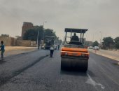 محافظ الجيزة: رصف طرق الجمهورية والسلخانة بالعياط وعرب أبو ساعد والودى بالصف