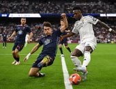 بعد رحيل ألونسو.. فينيسيوس يغيّر موقفه من تجديد عقده مع ريال مدريد 