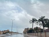 الجو قلب في العريش.. سقوط أمطار غزيرة الآن .. فيديو