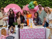 صورتان تجمعان كريم محمود عبد العزيز وعائلته من عيد ميلاد ابنته حبيبة