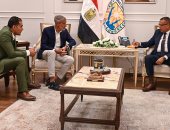 محافظ جنوب سيناء يبحث عددا من المشروعات البيئية لتحسين جودة الحياة