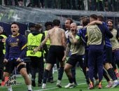 الإنتر ضد برشلونة.. أتشيربي يسجل هدفا قاتلا 3-3 ويقود المباراة للوقت الإضافي.. صور