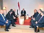 الرئيس السيسى خلال استقباله رئيس مجموعة شركات كوبولوزيس اليونانية: حريصون على تعزيز التعاون فى مجال إنتاج الكهرباء من المصادر المتجددة تمهيدًا لنقلها إلى أوروبا عبر اليونان.. والمشروع يحظى بدعم القاهرة وأثينا