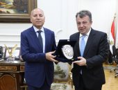 محافظ القاهرة يلتقى سفير أرمينيا لبحث التعاون