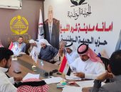 توافد أعداد كبيرة من مواطنى شرم الشيخ على مقر "الجبهة الوطنية" للانضمام للحزب