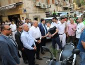 محافظ القاهرة يقود حملة لإزالة الإشغالات بمنطقة الزمالك.. فيديو