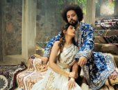 عبد الفتاح الجرينى يثير حيرة جمهوره بصورة مع الأمريكية Nargis Fakhri