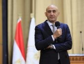 وزير التعليم يوجه بمواصلة صرف المستحقات المالية لمعلمى الحصة ومكافآت الامتحانات