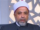 ما حكم من نسي الفاتحة أثناء الصلاة وقرأها بعد السورة؟.. أمين الفتوى يجيب