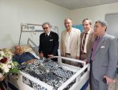 اتحاد الكتاب يزور الروائى الكبير صنع الله إبراهيم في معهد ناصر