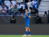 الهلال ضد العروبة.. ميتروفيتش يسجل هدف التقدم في الشوط الأول بالدوري السعودي