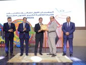 رئيس جامعة حلوان يشهد افتتاح مهرجان تحالف جامعات القاهرة الكبري للفنون الشعبية