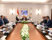 محافظ جنوب سيناء يبحث تطوير قطاع الثروة السمكية ويدعم افتتاح مركز الصيد