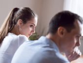 اعرف كل برج بيعبر عن غيرته إزاى.. صمت ومواجهة وغضب