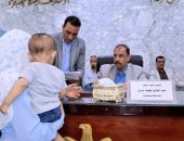محافظ سوهاج يستمع إلى مطالب وشكاوى المواطنين فى اللقاء الجماهيرى