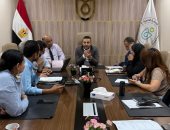 مدير الرعاية الصحية بالأقصر يناقش خطط تطوير العيادات الخارجية