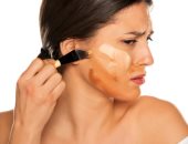 5 أخطاء في المكياج تفسد مظهرك وتهدد صحة بشرتك وسلامتها 