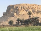 "هرم سيلا".. أحد أهم المعالم الأثرية بالفيوم.. بناه الملك سنفرو ويرجع لعصر الأسرة الثالثة.. ارتفاعه 21 مترًا وزاوية ميله 76 درجة.. مدير آثار الفيوم الأسبق: أقدم من هرم ميدوم وتفاصيله تؤكد دقة التخطيط.. صور
