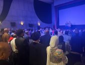 الوقوف دقيقة حداد على أرواح شهداء فلسطين بحفل افتتاح مهرجان العودة السينمائي