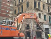 إزالة 4 عقارات آيلة للسقوط و5 مبانى مخالفة فى حملات حي الجمرك الاسكندرية
