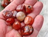 فوائد حجر العقيق موضة إكسسوار 2025.. يعزز الثقة بالنفس ويحسن الحالة العاطفية