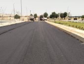 استمرار أعمال تطوير الطرق بمدينة سوهاج الجديدة.. رفع كفاءة المحاور