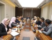 وزير الزراعة يستعرض مع البعثة الإشرافية لـ"إيفاد" نتائج زيارتها لمشروع التكيف