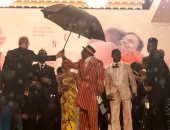 المطر لا يفسد متعة المشاهدة فى مهرجان كان السينمائى.. صور