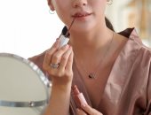 4 حاجات خلي بالك منها قبل ما تشتري روج جديد.. ممكن تبوظ مكياجك