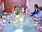 محافظ سوهاج يوجه بسرعة تشغيل المركز الطبى بحى الكوثر ودعم مستشفيات التكامل