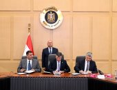 كامل الوزير يشهد توقيع عقد إعادة تأهيل ترام الرمل بالإسكندرية