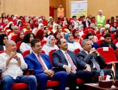 مدير صندوق مكافحة الإدمان ورئيس جامعة الغردقة يدشنان برنامج لتوعية الطلاب