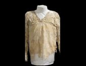 أيادى المصريين القدماء تتلف فى حرير.. فستان عمره 5000 عام يبهر العالم