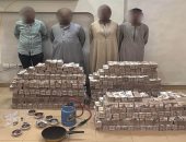 ضبط 4 أشخاص بتهمة التنقيب عن الذهب بأسوان وبحوزتهم سبائك بـ77 مليون جنيه