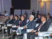 مصر تضع أول خريطة جينية شاملة للمصريين باستثمارات 2 مليار جنيه.. إطلاق المرحلة التنفيذية لأضخم مشروع جينوم في الشرق الأوسط وتسليم عينات جينوم الرياضيين.. وتحالف من 15 جامعة ومركز بحثى يشاركون فى المشروع