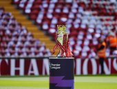 كأس الدوري الإنجليزي يصل ملعب آنفيلد قبل تتويج ليفربول ضد كريستال بالاس