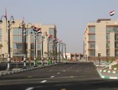 الوادى الجديد تحتفل بافتتاح أول مجمع حكومى مميكن على مستوى الجمهورية.. إنجازه بنسبة 100% بتكلفة 2.2 مليار جنيه على مساحة 46 فدانا.. وانتظام تشغيل 35 منشأة حكومية وخدمية متكاملة بالطاقة الشمسية.. صور