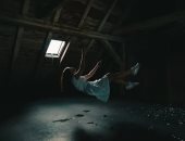 تفسير حلم السقوط.. إنذار أم بداية جديدة؟ اعرف دلالته النفسية