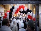 توافد حجاج بعثة حج القرعة من المدينة المنورة إلى مكة المكرمة
