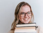 شجع أولادك على القراءة في إجازة الصيف.. 4 خطوات تخليها عادة منتظمة