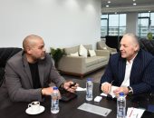 اتحاد الكرة يهنئ أحمد دياب بعد فوزه برئاسة اتحاد الروابط الأفريقية